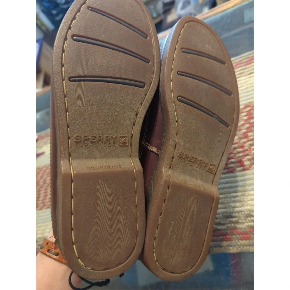 Sperry men eye